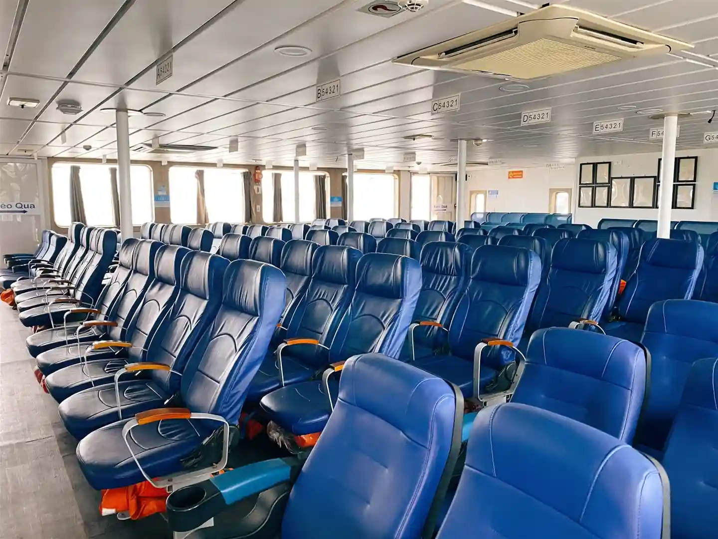 Bên trong phà Bình An Hà Tiên tuyến Hà Tiên Phú Quốc